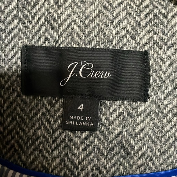 J. Crew size 4 Gray Herringbone Two Button Closure 100% Wool Blazer with Pockets - Picture 2 of 11
